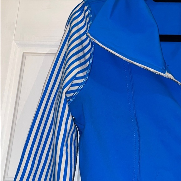 Lululemon Athletica Blue and White Utility Jacket - Picture 4 of 10